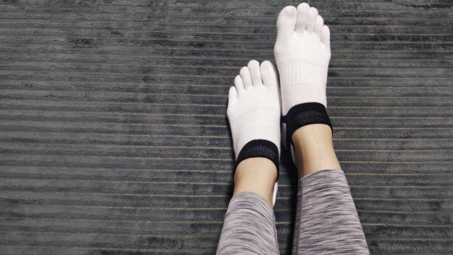 ピラティスソックスの主な種類と特徴:5本指ソックスやオープントゥタイプなど