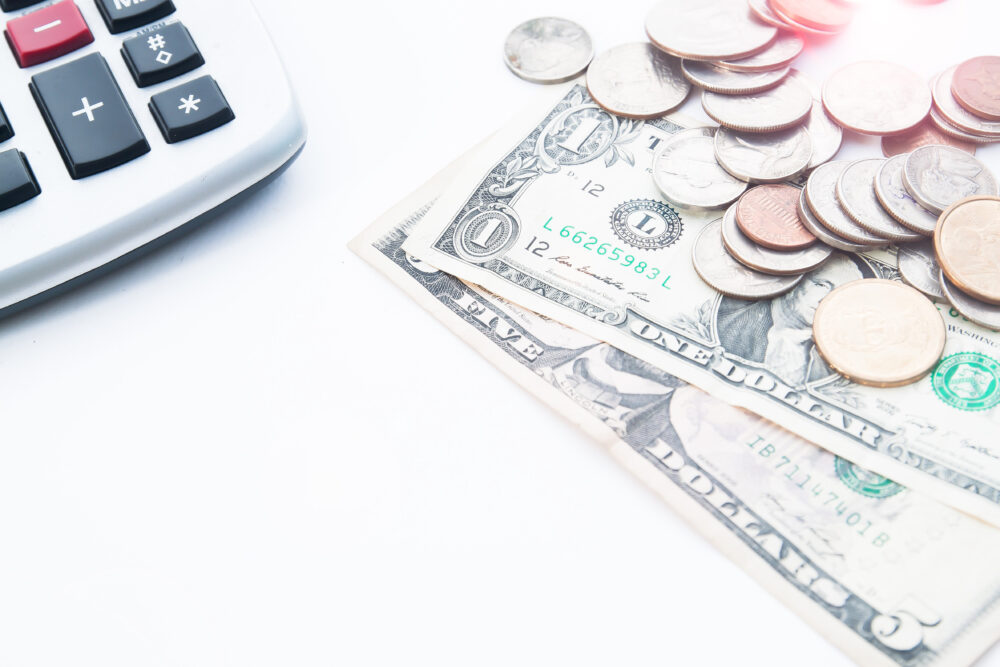 ジム(筋トレ)と比較!ピラティスの料金は本当に「高い」のか?