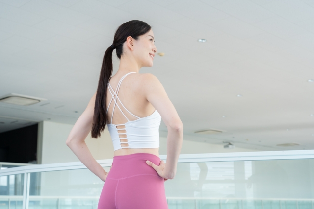 肋骨を締めることで得られる驚きのメリット(くびれ・姿勢・お腹痩せ)